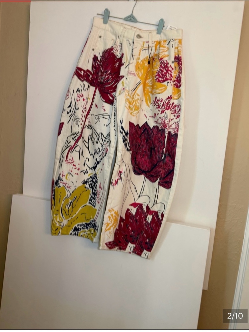 Free People tulip barrel jeans. - Picture 2 of 10